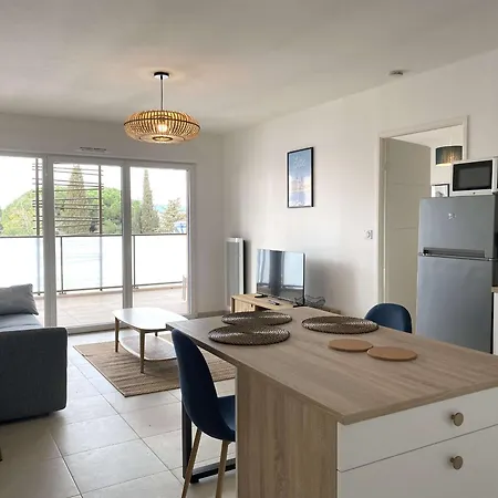 Bel T2 Avec Terrasse Privative Et Parking A - Fr-1-553-299