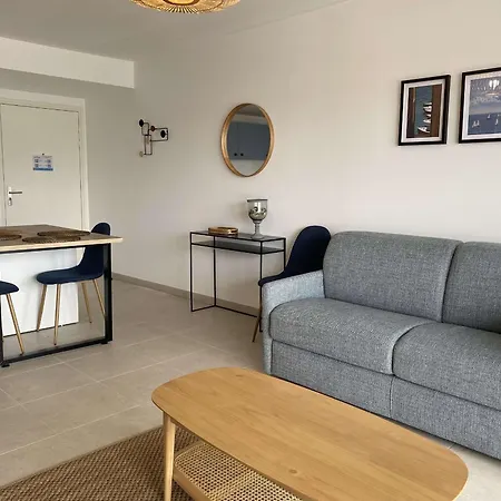 Bel T2 Avec Terrasse Privative Et Parking A - Fr-1-553-299 *